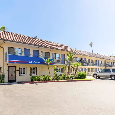 Motel 6 Riverside, CA - UCR East