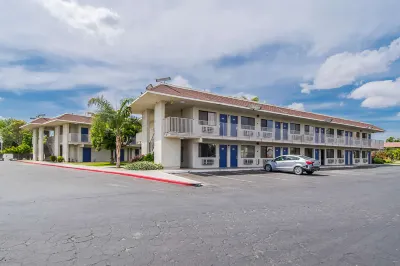 Motel 6 Bakersfield, CA - Airport Hotels near Outlets at Tejon
