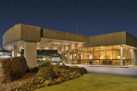 Red Lion Hotel Coos Bay Отели в г. Банкер Хилл