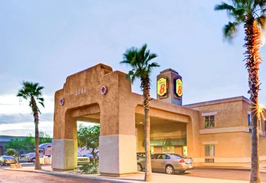 5. 슈퍼 8 바이 ..