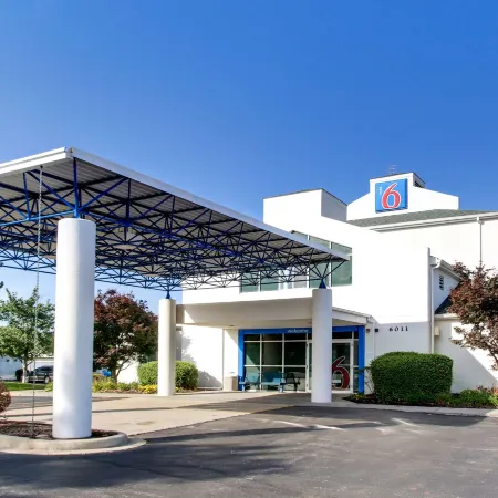 Motel 6 Springfield, IL