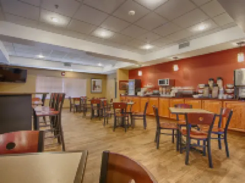 伍德蘭德山貝斯特韋斯特優質套房酒店 塔爾薩酒店