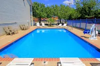 Days Inn by Wyndham Round Rock