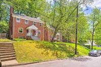 Takoma Park Apt w/ Wood Fire Pit < 8 Mi to DC