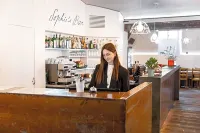 Sophie's Hostel - bar