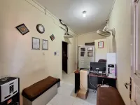 RedDoorz Syariah Near Pasar Raya Padang Hotel a West Padang