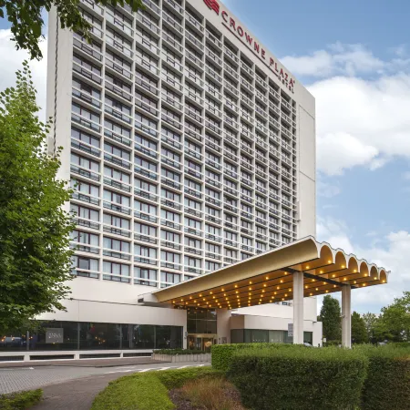 Crowne Plaza Antwerp Отели в г. Антверпен