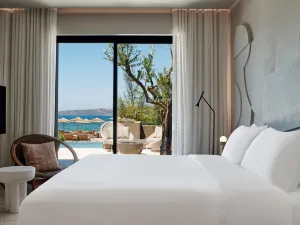 W Costa Navarino