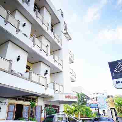 OYO 1429 Bastiana Residence Hotel Exterior