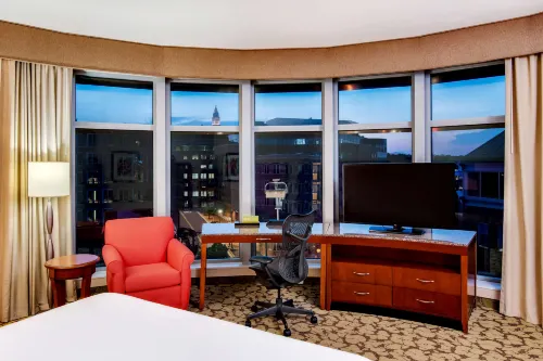 Hilton Garden Inn Alexandria Old Town National Harbor Hotel a Alexandria