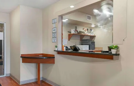 Extended Stay America Select Suites - Grand Rapids - Wyoming Отели рядом с достопримечательностью «Парк Лемери»