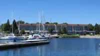 Royal Harbour Resort Hotels in Meaford