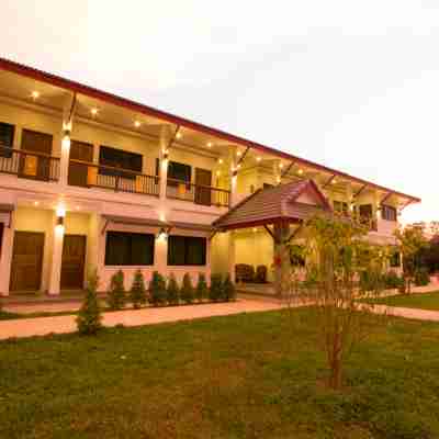 더 라이즈 리조트 스코타이 히스토리컬 파크 Hotel Exterior