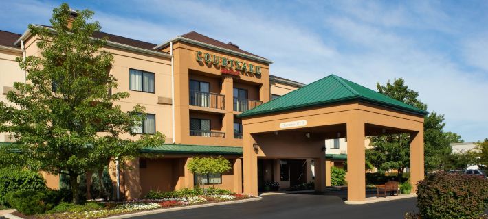 Courtyard Toledo Maumee/Arrowhead Hotels in Maumee