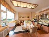 Best Western Hotel Zur Post - 朝食