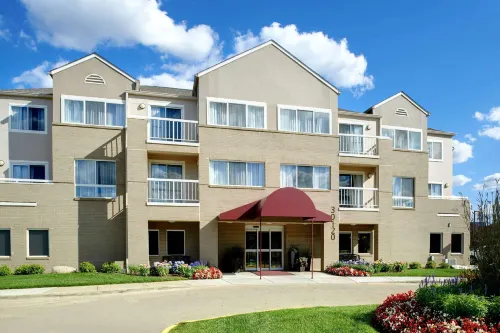 โซเนสตา อีเอสสวีทส์ ดีทรอยต์ วอร์เรน