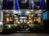 Hotel Sunstar Grand โรงแรมใกล้ถนนช้อปปิ้ง Karol Bagh