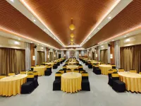 Mastiff Grand la Villae Hotels in Atvan