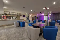 อพาร์ทเฮาส์ THB Flora - ที่มีบาร์