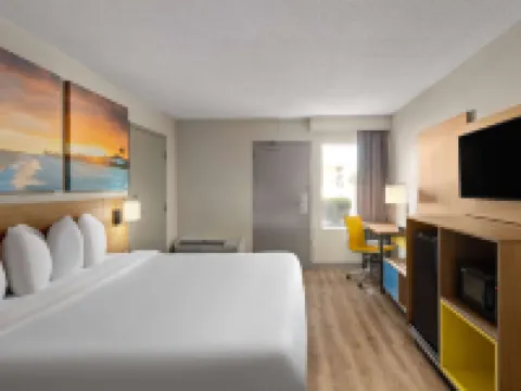 Days Inn by Wyndham Florence Near Civic Center Hotels in Florence