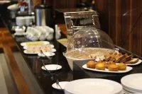 7 Apple Resort Lonavala - breakfast