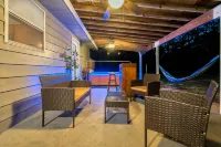 Private Hot Tub, Firepit and Entertainment Retreat - Stunning Oasis Hotels in Eustis