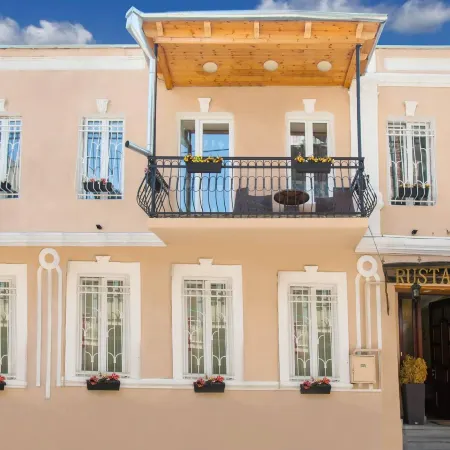 Rustaveli Palace Отели рядом с достопримечательностью «Станция метро «Руставели»»