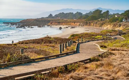 Fogcatcher Inn Отели рядом с достопримечательностью «Leffingwell Landing»