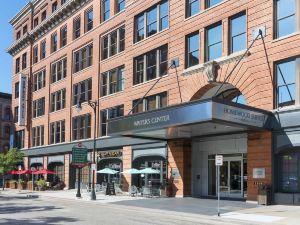 Homewood Suites by Hilton Grand Rapids Downtown, MI