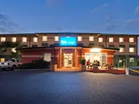 Coffs Harbour Budget Stay - breakfast
