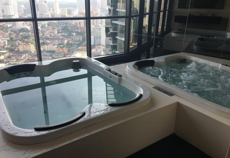 5 Star Condo KLCC & Bukit Bintang 10minute Over view
