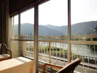 Sueoka Ryokan فنادق في إيواكوني