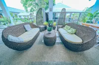 Juness Beach Resort Hotel di Bagac