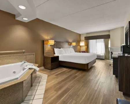 Ramada by Wyndham Harrisburg/Hershey Area Hotels in Linglestown