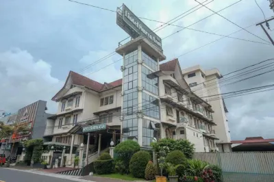 Surya Asia Hotel Hotels near Basecamp Pendakian Gunung Kembang via Blembem