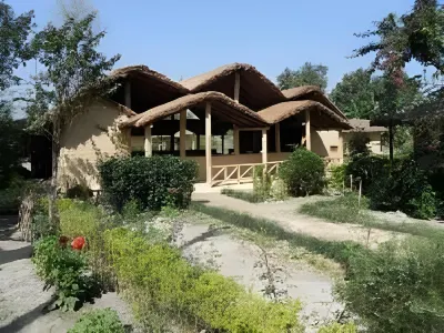 Racyshade Resort- Bardia National Park Hotéis em 