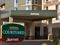 Courtyard Cincinnati Midtown/Rookwood Hotels near Cincinnati Reds Hall Of Fame And Museum