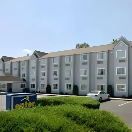 Microtel Inn & Suites by Wyndham Charleston WV