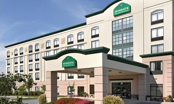 Holiday Inn Express & Suites Baltimore - BWI Airport North by IHG