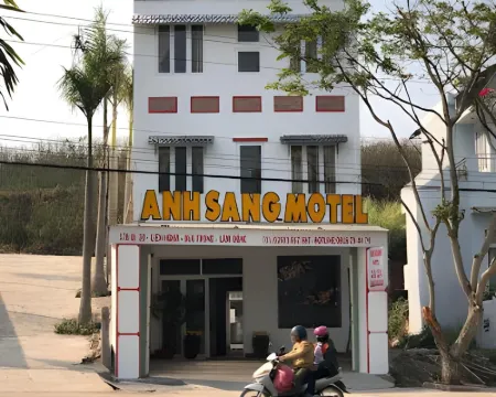 NHA NGHi Anh Sang Hotels in Duc Trong District