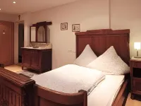 Hotel Zum Schwan Weilerswist Hotels in Weilerswist