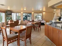 Super 8 by Wyndham Fort Nelson BC Hotels in Fort Nelson