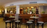 Castelnou Aparthotel - Baarit