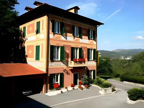 Albergo Birra Hotels in Savignone