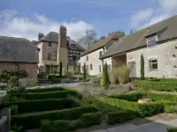 Old Downton Lodge