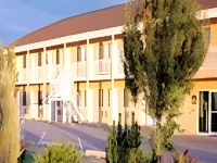 Capitol Reef Resort Hotels near Cook’s Mesa Trailhead