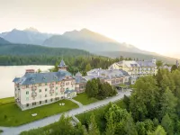 Grand Hotel Kempinski High Tatras Hotel berhampiran Strbske Pleso Lake