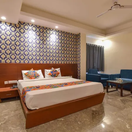 Wind Palace Hotel Отели рядом с достопримечательностью «Форт Нахаргарх»