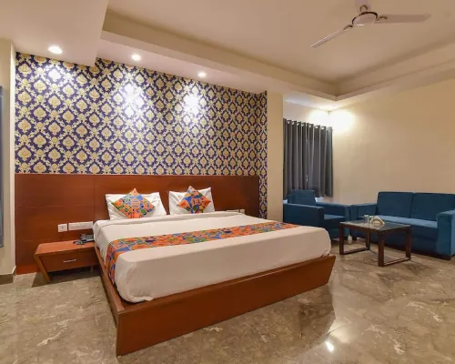 Wind Palace Hotel Hotels near Galta Gate