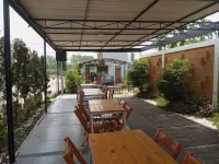Ellinor Full House Hotel a Lumajang